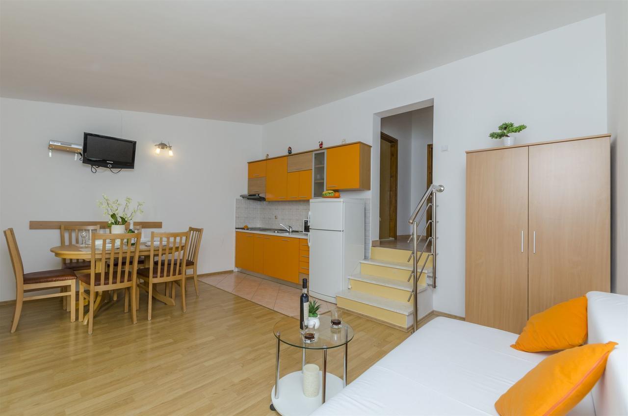 Apartments Srecko Duce Exterior photo