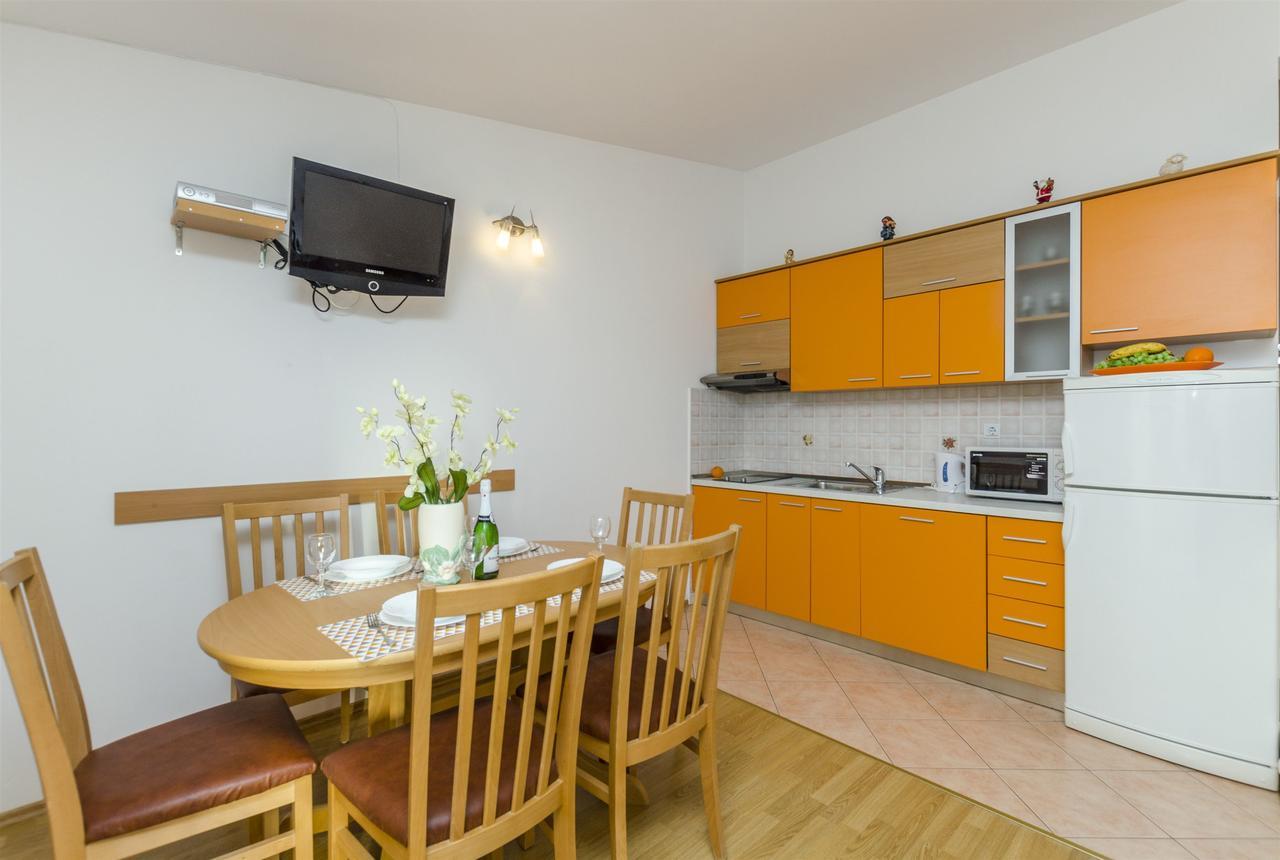 Apartments Srecko Duce Exterior photo