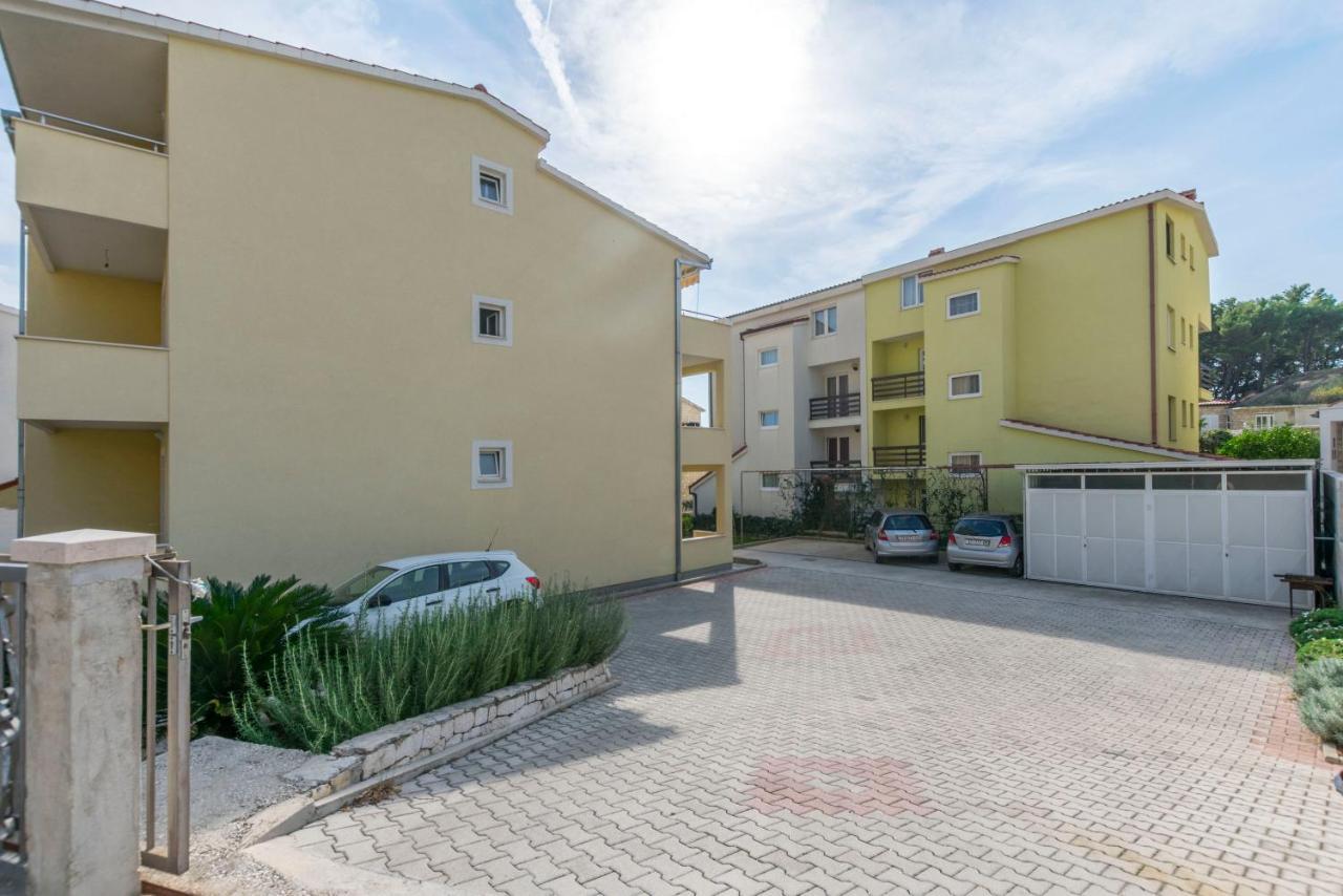 Apartments Srecko Duce Exterior photo